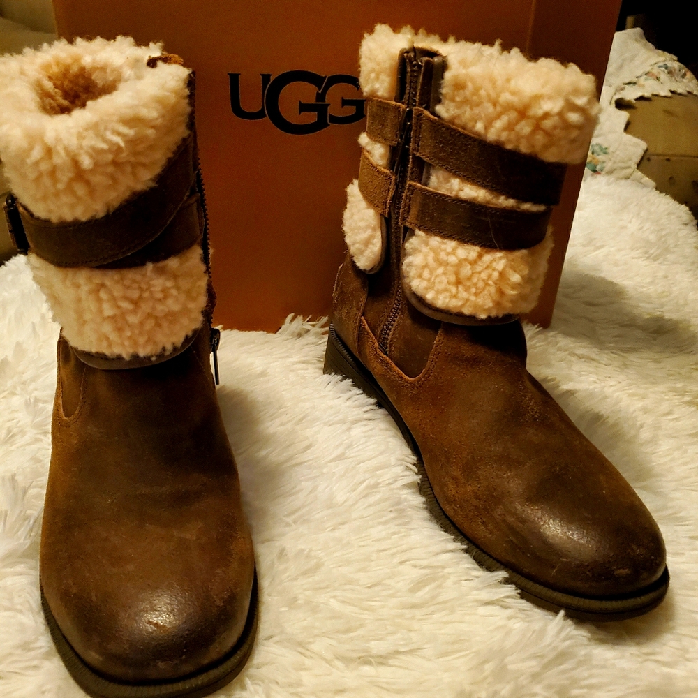 UGG Blayre 3 ,EUC, Sixes 6.5 boots